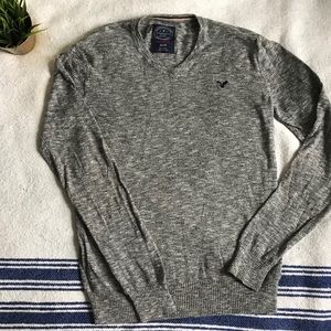 American Eagle | Gray V-Neck Sweater
